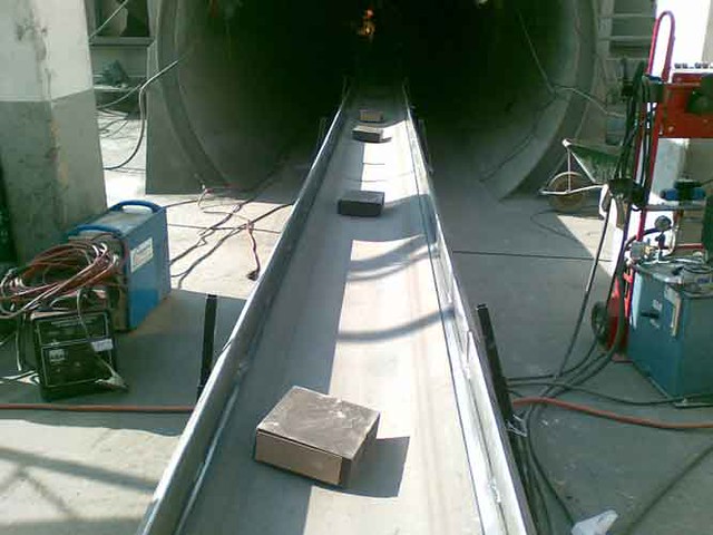 brick hydraulic conveyor