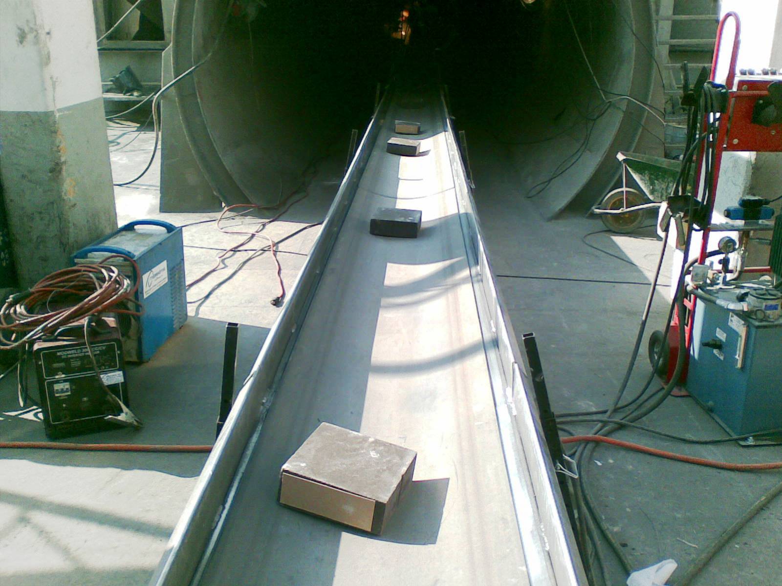 Hydraulic Conveyor for Material Handling
